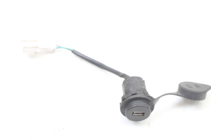 photo de PRESA ACCENDISIGARI SYM FIDDLE 3 III 125 (2014 - 2020) - Vista principale