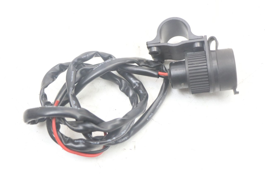 photo de PRESA ACCENDISIGARI KAWASAKI VERSYS ABS 650 (2015 - 2018) - Primo piano tecnico