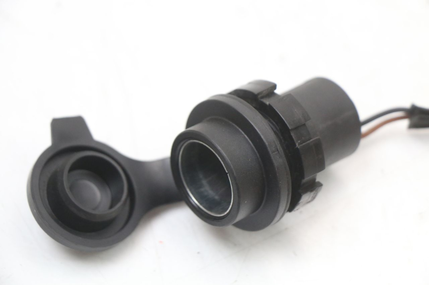 photo de PRESA ACCENDISIGARI YAMAHA XMAX X-MAX ABS 125 (2017 - 2020) - Dettaglio del componente