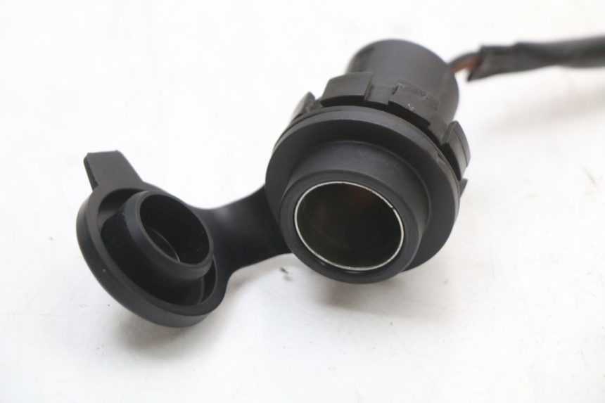 photo de PRESA ACCENDISIGARI YAMAHA XMAX X-MAX ABS 125 (2017 - 2020) - Altra angolazione