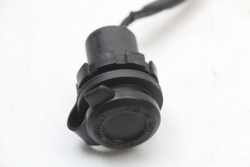 photo de PRESA ACCENDISIGARI YAMAHA XMAX X-MAX ABS 125 (2017 - 2020) - Primo piano tecnico