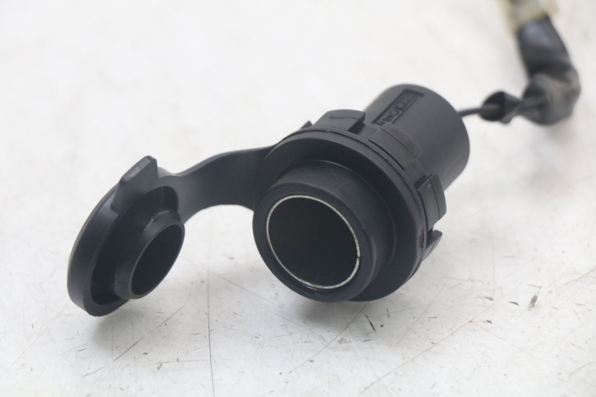 photo de PRESA ACCENDISIGARI YAMAHA XMAX X-MAX ABS 125 (2017 - 2020) - Vista d'insieme del prodotto