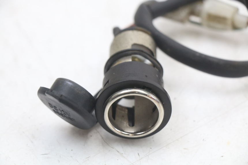 photo de Presa accendisigari KYMCO XCITING 250 (2006 - 2009) - Altra angolazione