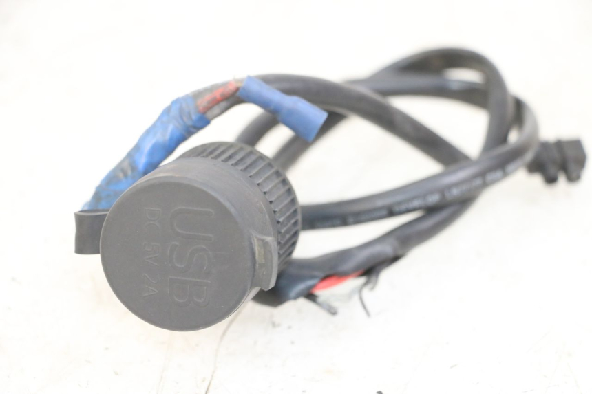 photo de PRESA ACCENDISIGARI PIAGGIO XEVO - X EVO 125 (2007 - 2017) - Dettaglio del componente