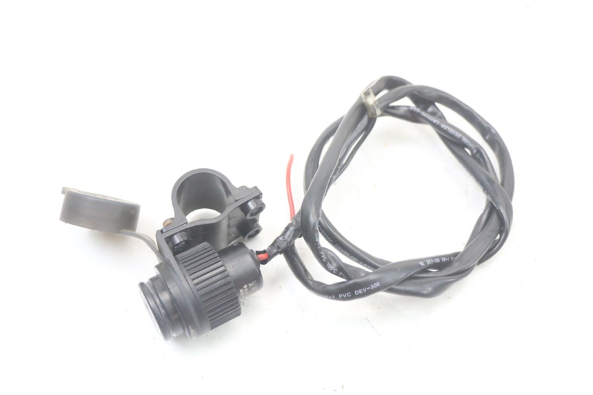 photo de PRESA ACCENDISIGARI YAMAHA FZ1 FAZER 1000 (2007 - 2009) - Vista d'insieme del prodotto