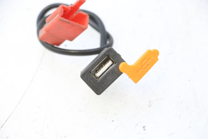 photo de PRESA USB WAYSCRAL E-START 1 (2018 - 2022) - Zoom sullo stato d'uso