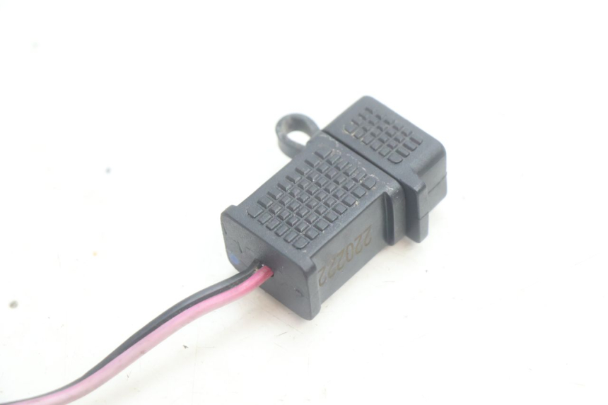 photo de PRESA USB PIAGGIO MP3 HPE 530 (2022 - 2026) - Altra angolazione