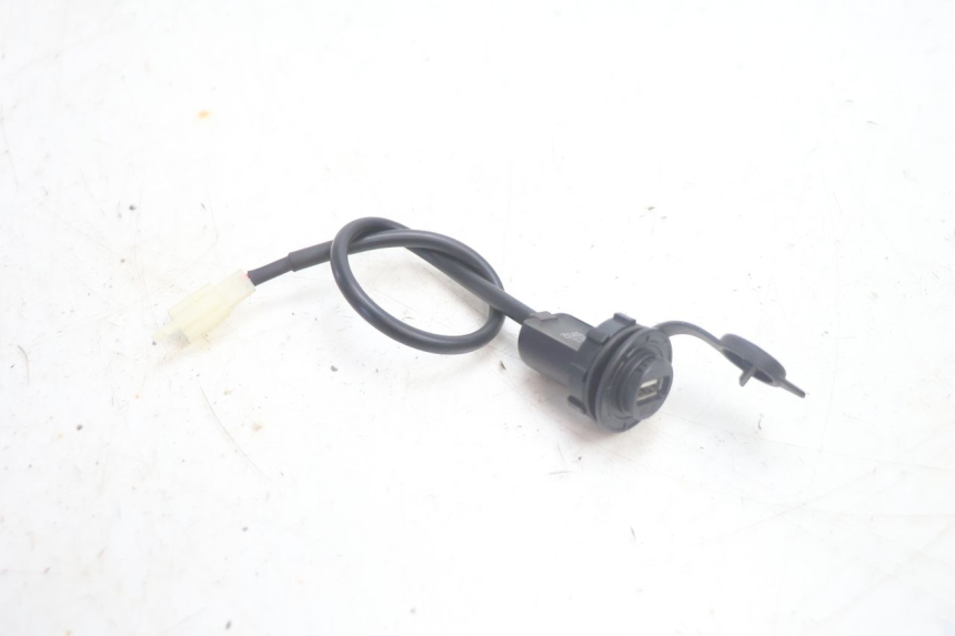 photo de PRESA USB JM MOTORS R-MAX TECH 50 (2024 - 2026) - Vista principale