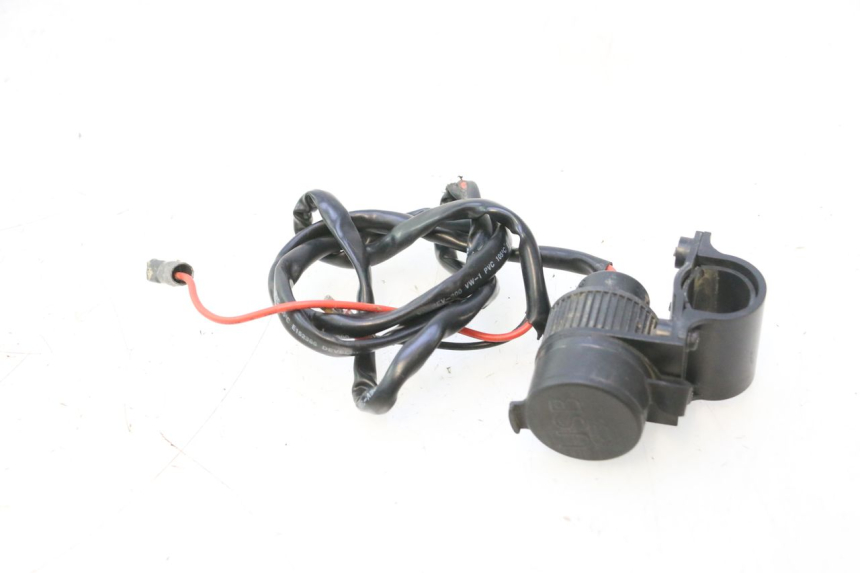 photo de PRESA USB BOOM TRIKE FUN 500 (2004 - 2010) - Zoom sullo stato d'uso
