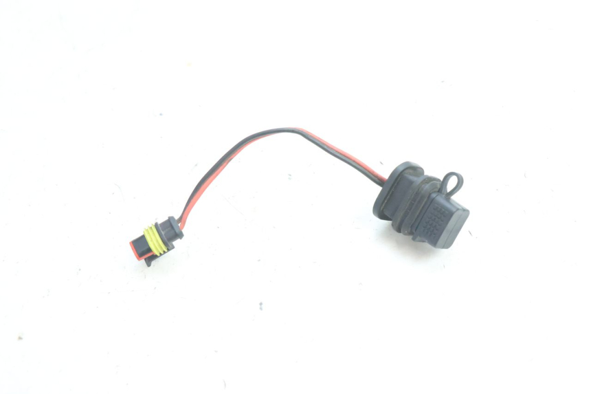 photo de PRESA USB PIAGGIO VESPA PRIMAVERA 2T 50 (2013 - 2018) - Altra angolazione