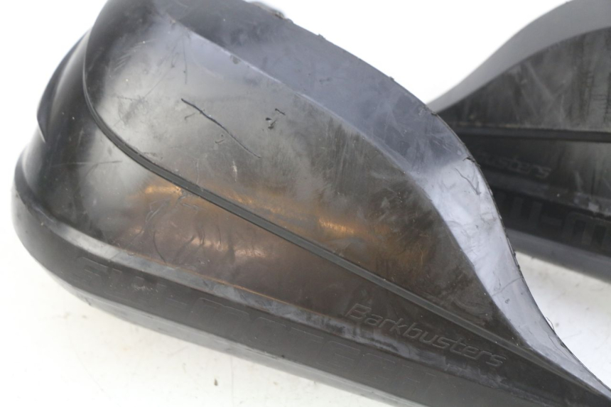 photo de PROTEZIONE MANI HONDA CB R 1000 (2018 - 2023) - Stato della superficie e materiale