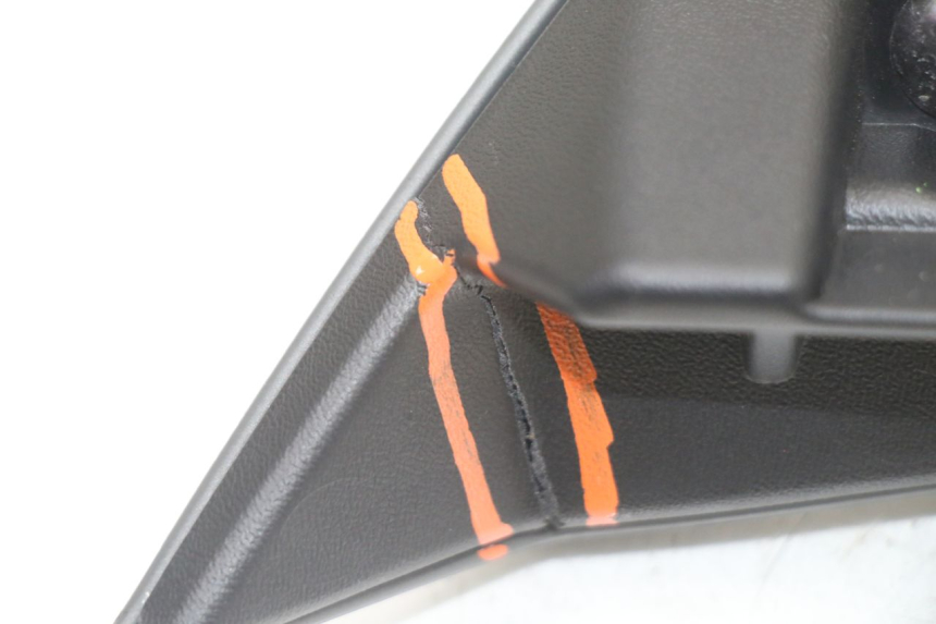 photo de PARAMANI SINISTRO YAMAHA TRACER 7 700 (2020 - 2024) - Dettagli dei punti di fissaggio