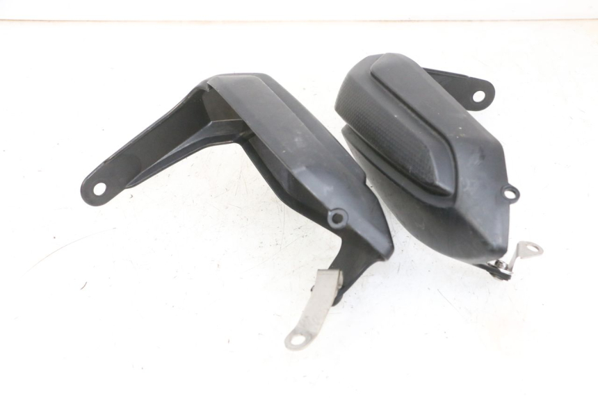 photo de PARAMANI YAMAHA TDM ABS 900 (2002 - 2014) - Primo piano tecnico