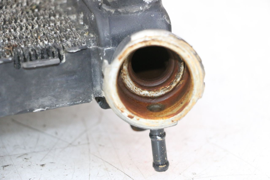 photo de RADIATORE HONDA CBR RR FIREBLADE 900 (1992 - 1994) - Altra vista dell'articolo