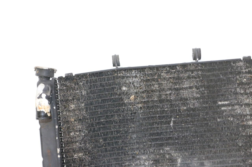 photo de RADIATORE HONDA CBR RR FIREBLADE 900 (1992 - 1994) - Primo piano ad alta risoluzione