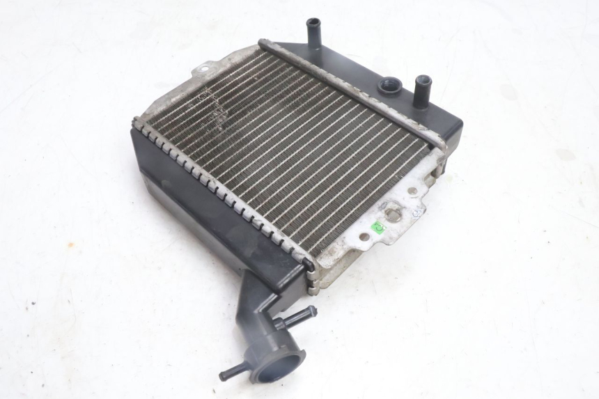 photo de RADIATORE PEUGEOT CITYSTAR 125 (2011 - 2017) - Altra angolazione