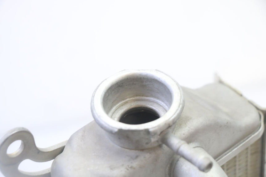 photo de RADIATORE YAMAHA YZ-F YZF 250 (2014 - 2018) - Dettagli dei punti di fissaggio