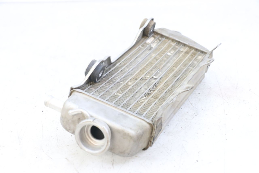 photo de RADIATORE DESTRO YAMAHA YZ 125 (2017 - 2021) - Primo piano tecnico