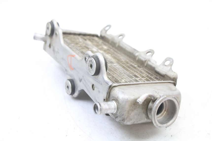 photo de RADIATORE YAMAHA YZ 125 (2006 - 2016) - Dettagli dei punti di fissaggio