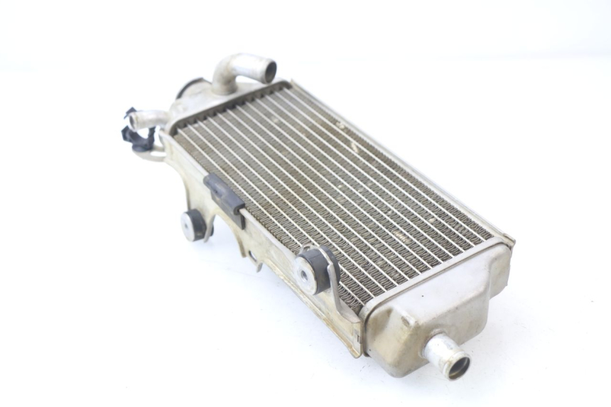 photo de RADIATORE DESTRO YAMAHA YZF YZ-F 450 (2018 - 2021) - Zoom sullo stato d'uso