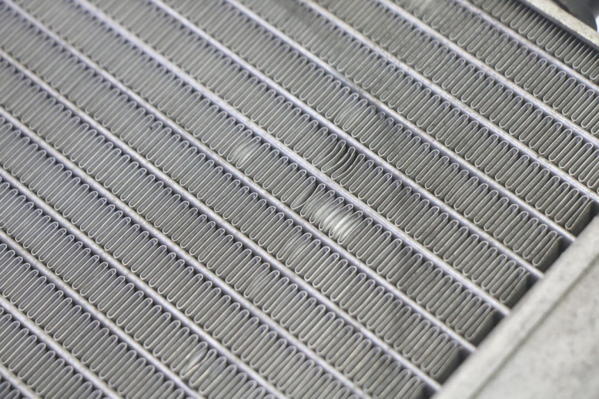 photo de RADIATORE HONDA FES S-WING SWING ABS 125 (2007 - 2015) - Stato della superficie e materiale