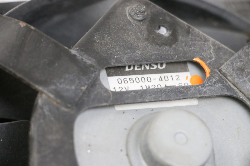 photo de RADIATORE YAMAHA FJR ABS 1300 (2006 - 2012) - Zoom sullo stato d'uso