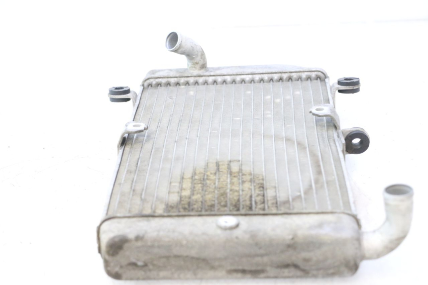 photo de RADIATORE HONDA FJS SILVER WING SILVERWING 400 (2005 - 2008) - Dettagli dei punti di fissaggio