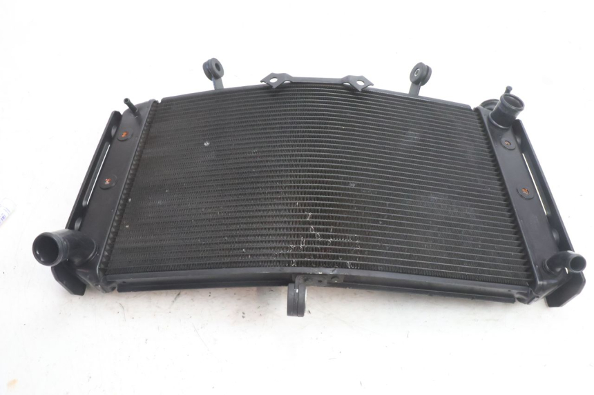 photo de RADIATORE YAMAHA FZ8 800 (2010 - 2016) - Dettagli dei punti di fissaggio