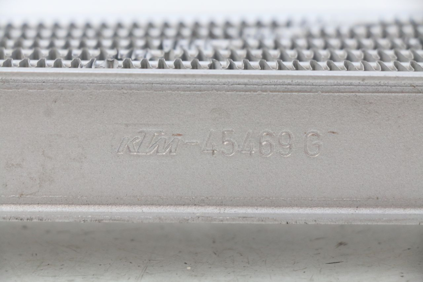 photo de RADIATORE SINISTRA PEUGEOT LUDIX BLASTER 50 (2006 - 2014) - Altra angolazione