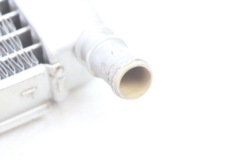 photo de RADIATORE SINISTRA PEUGEOT LUDIX BLASTER 50 (2006 - 2014) - Dettagli dei punti di fissaggio