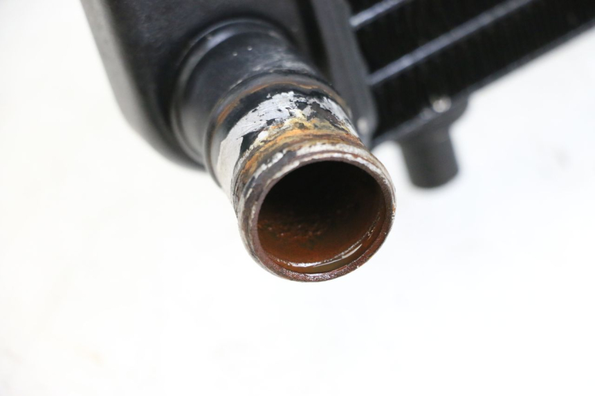 photo de RADIATORE KAWASAKI GPZ RX 1000 (1986 - 1988) - Zoom sullo stato d'uso