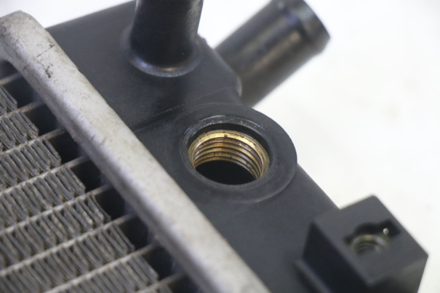 photo de RADIATORE KYMCO GRAND DINK 125 (2002 - 2007) - Stato della superficie e materiale