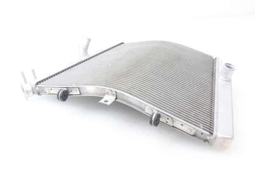 photo de RADIATORE SUZUKI GSX-R GSXR K16 1000 (2012 - 2016) - Primo piano tecnico