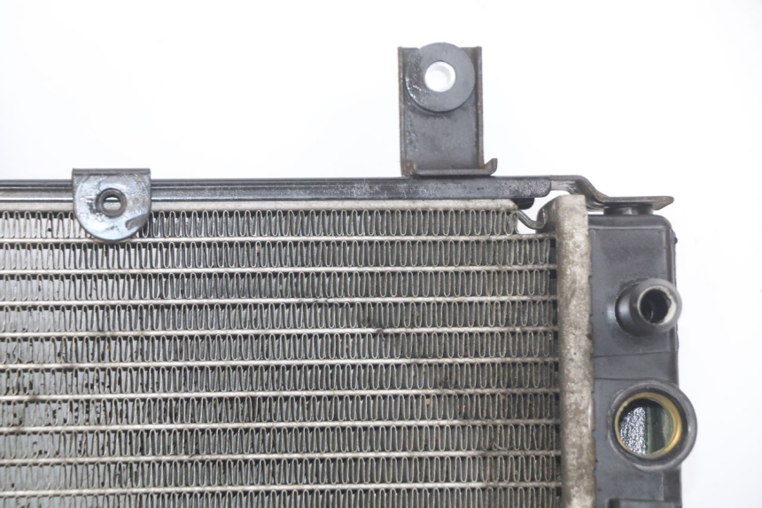 photo de RADIATORE SYM GTS EFI 125 (2012 - 2016) - Stato della superficie e materiale