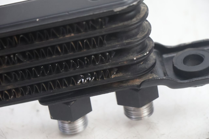 photo de RADIATORE OLIO SUZUKI DR S 600 (1985 - 1989) - Altra angolazione