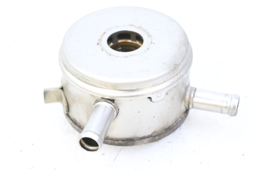 photo de RADIATORE OLIO YAMAHA FZ6 FAZER S2 600 (2007 - 2011) - Primo piano tecnico