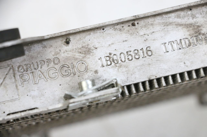photo de RADIATORE PIAGGIO MP3 HPE 300 (2019 - 2026) - Zoom sullo stato d'uso