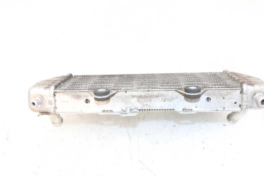 photo de RADIATORE PIAGGIO MP3 HPE 300 (2019 - 2026) - Dettagli dei punti di fissaggio