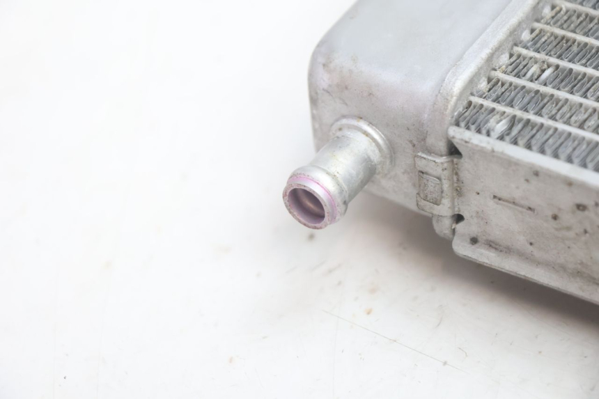 photo de RADIATORE PIAGGIO MP3 HPE 530 (2022 - 2026) - Dettagli dei punti di fissaggio