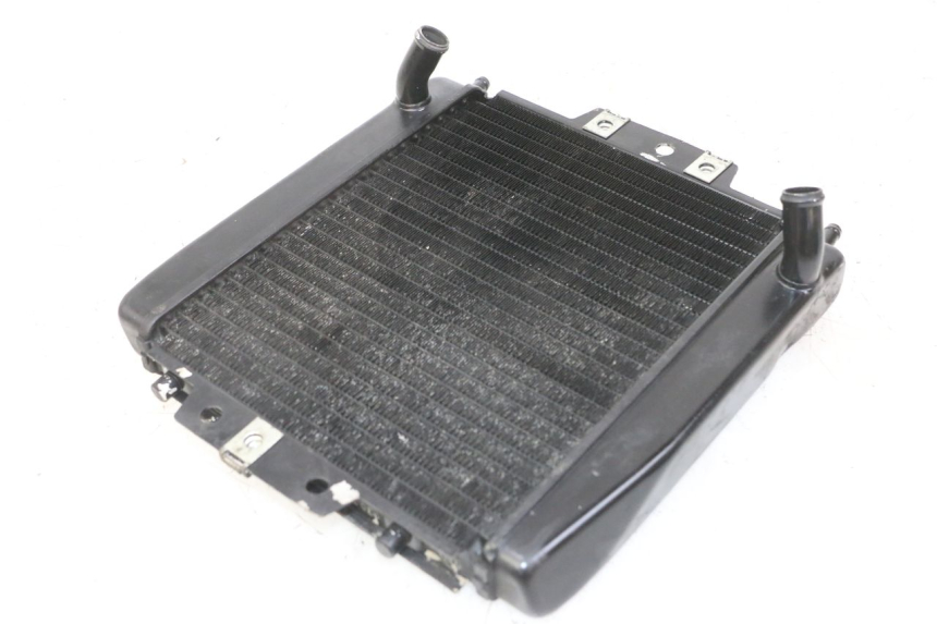 photo de RADIATORE PIAGGIO MP3 LT 400 (2007 - 2012) - Stato della superficie e materiale