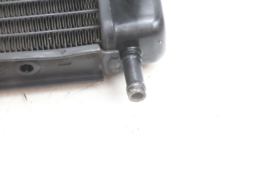 photo de RADIATORE PIAGGIO MP3 500 (2016 - 2018) - Dettagli dei punti di fissaggio
