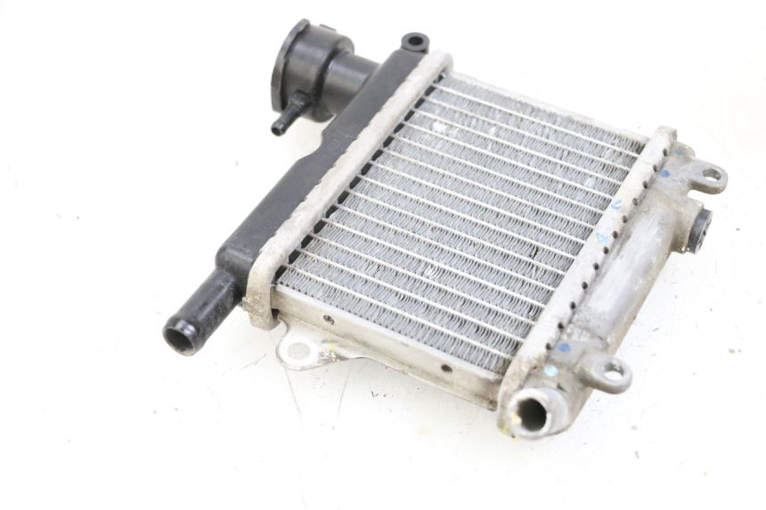 photo de RADIATORE YAMAHA NEOS NEO'S 4T 50 (2008 - 2016) - Primo piano tecnico