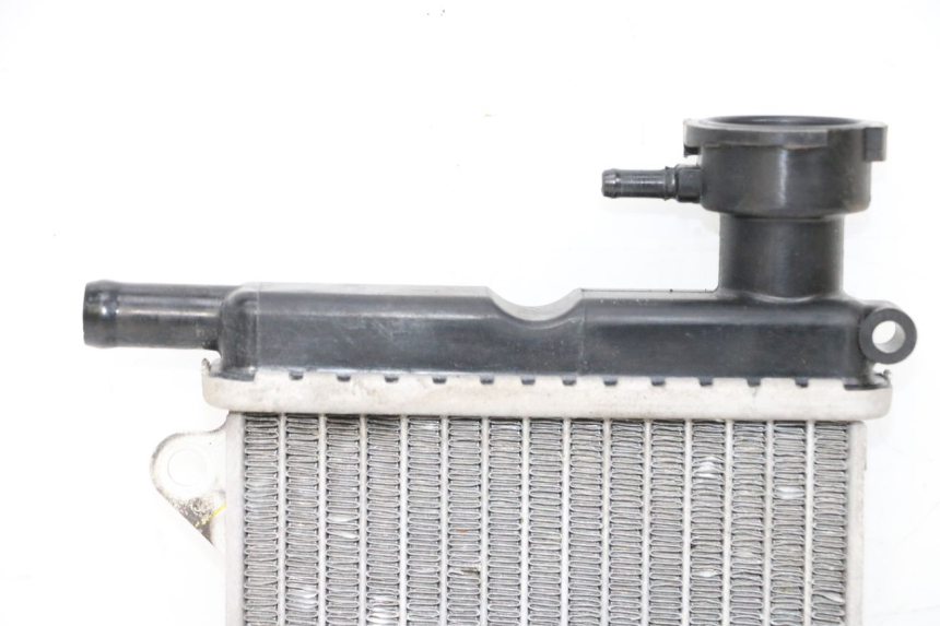 photo de RADIATORE YAMAHA NEOS NEO'S 4T 50 (2008 - 2016) - Dettagli dei punti di fissaggio