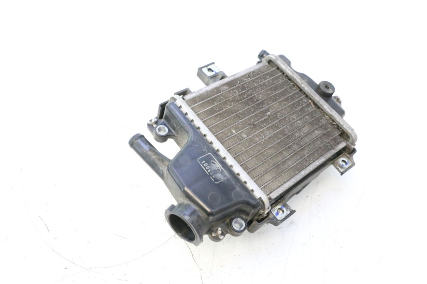 photo de RADIATORE HONDA PCX (JF28) 125 (2009 - 2011) - Dettagli dei punti di fissaggio