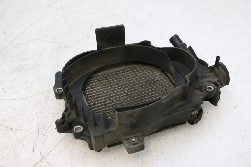 photo de RADIATORE HONDA PCX (JF57/JF64) 125 (2014 - 2018) - Zoom sullo stato d'uso