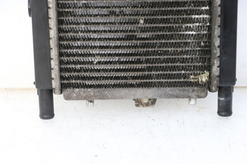 photo de RADIATORE PEUGEOT SATELIS 125 (2013 - 2018) - Primo piano tecnico