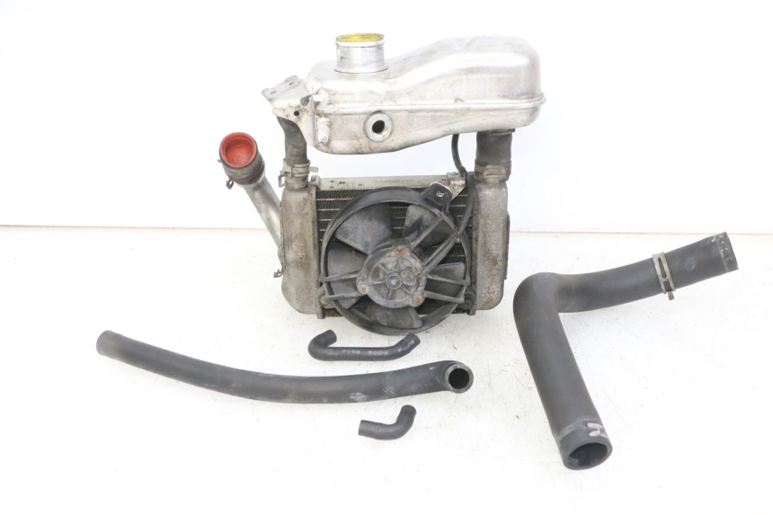 photo de RADIATORE PEUGEOT SATELIS COMPRESSOR K15 125 (2006 - 2009) - Vista d'insieme del prodotto