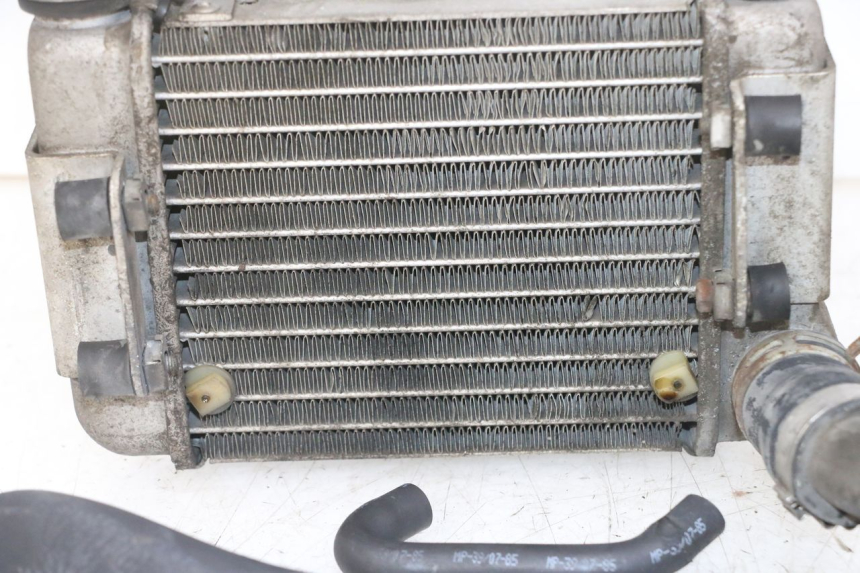 photo de RADIATORE PEUGEOT SATELIS COMPRESSOR K15 125 (2006 - 2009) - Dettagli dei punti di fissaggio