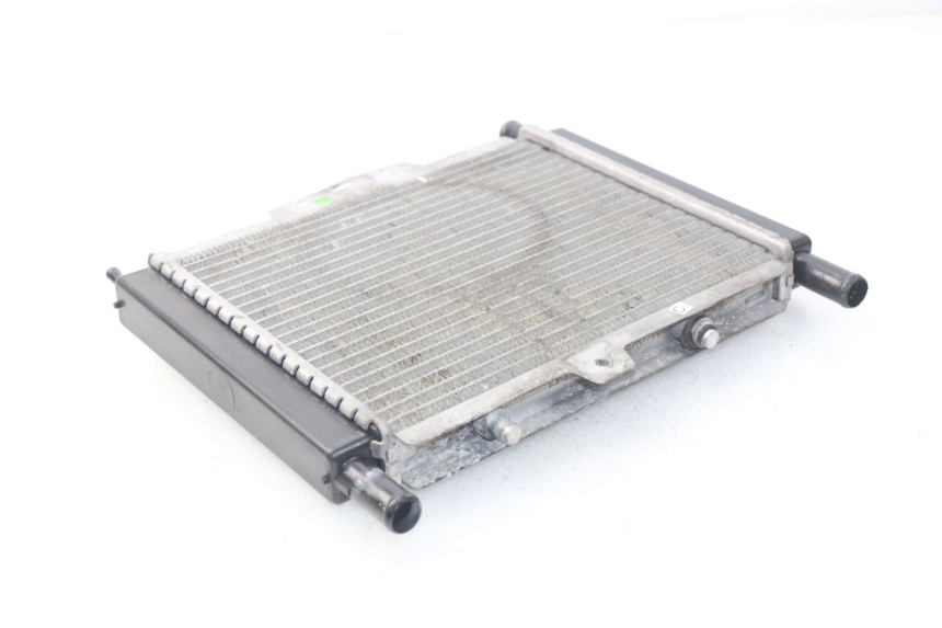 photo de RADIATORE PEUGEOT SATELIS 300 (2012 - 2015) - Altra angolazione