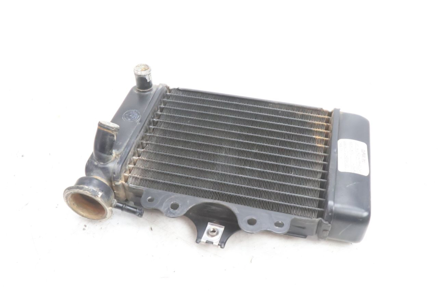 photo de RADIATORE HONDA SH 125 (2001 - 2003) - Primo piano tecnico